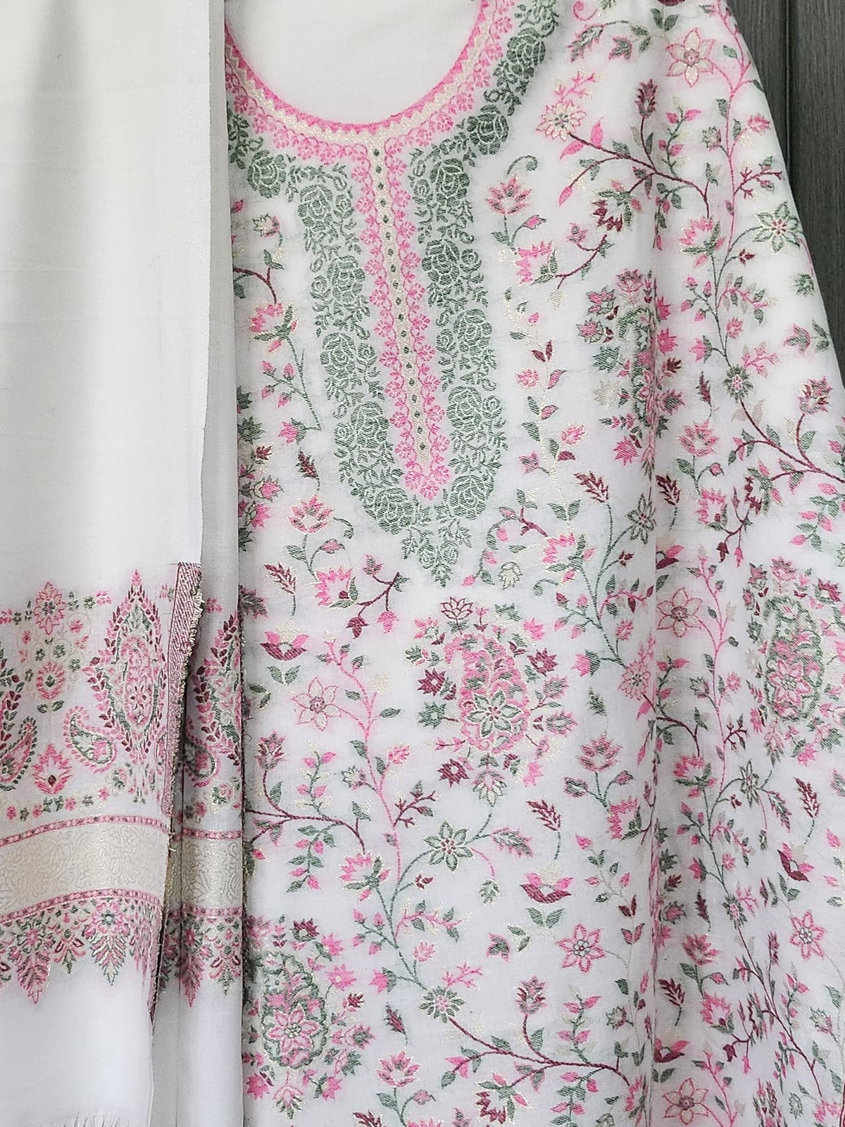 Kashmiri Floral Heritage Ensemble