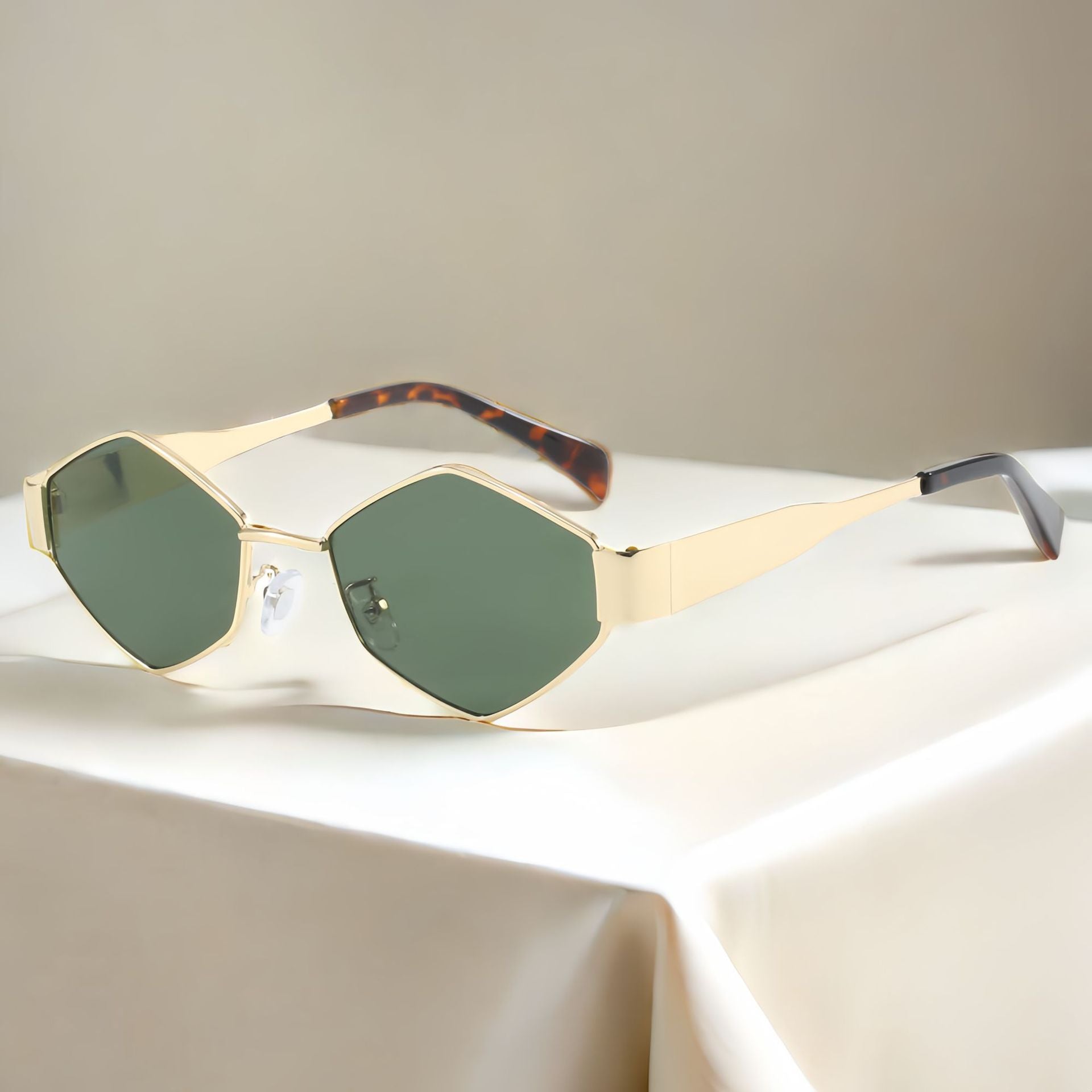 Polygonal sunglasses ultra light sunshade mirror eprolo