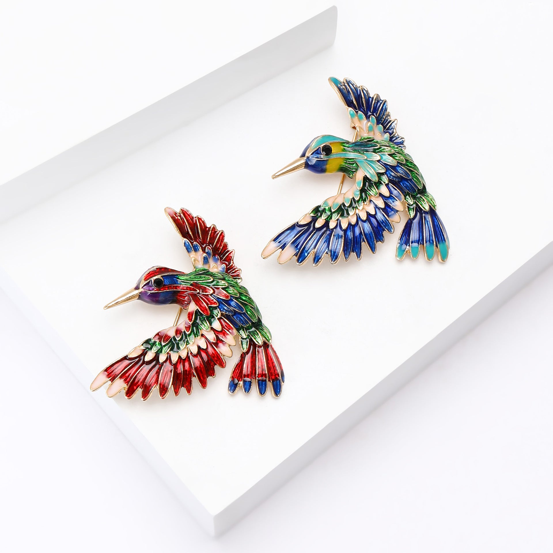 Bird brooch for ladies