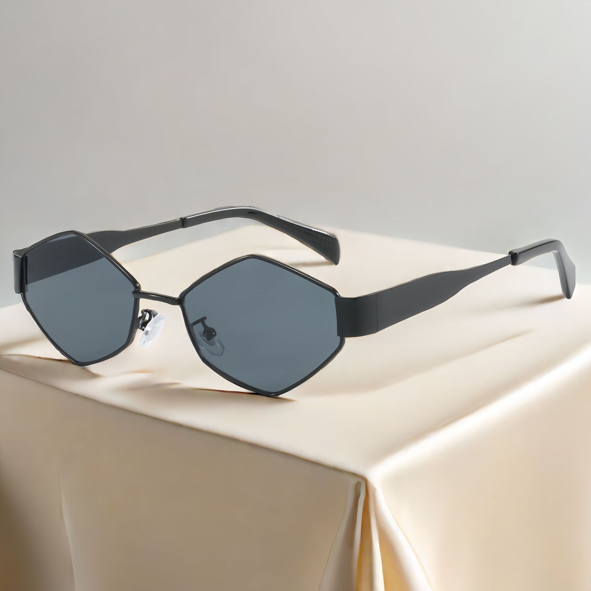 Polygonal sunglasses ultra light sunshade mirror eprolo