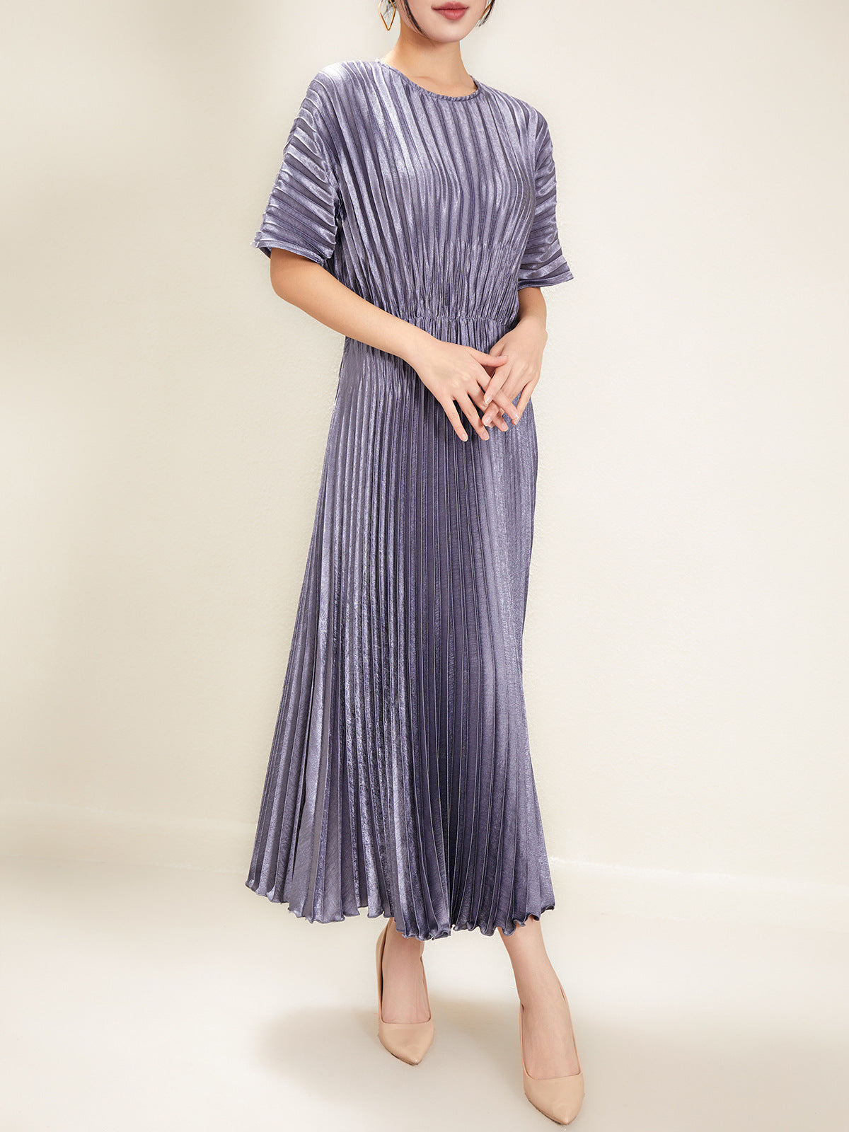 2025 French-Style Gentle and Elegant Pleated Dress for Women, Designed with a Waist-Cinching Effect to Make You Look Slimmer, Short-Sleeve Dress