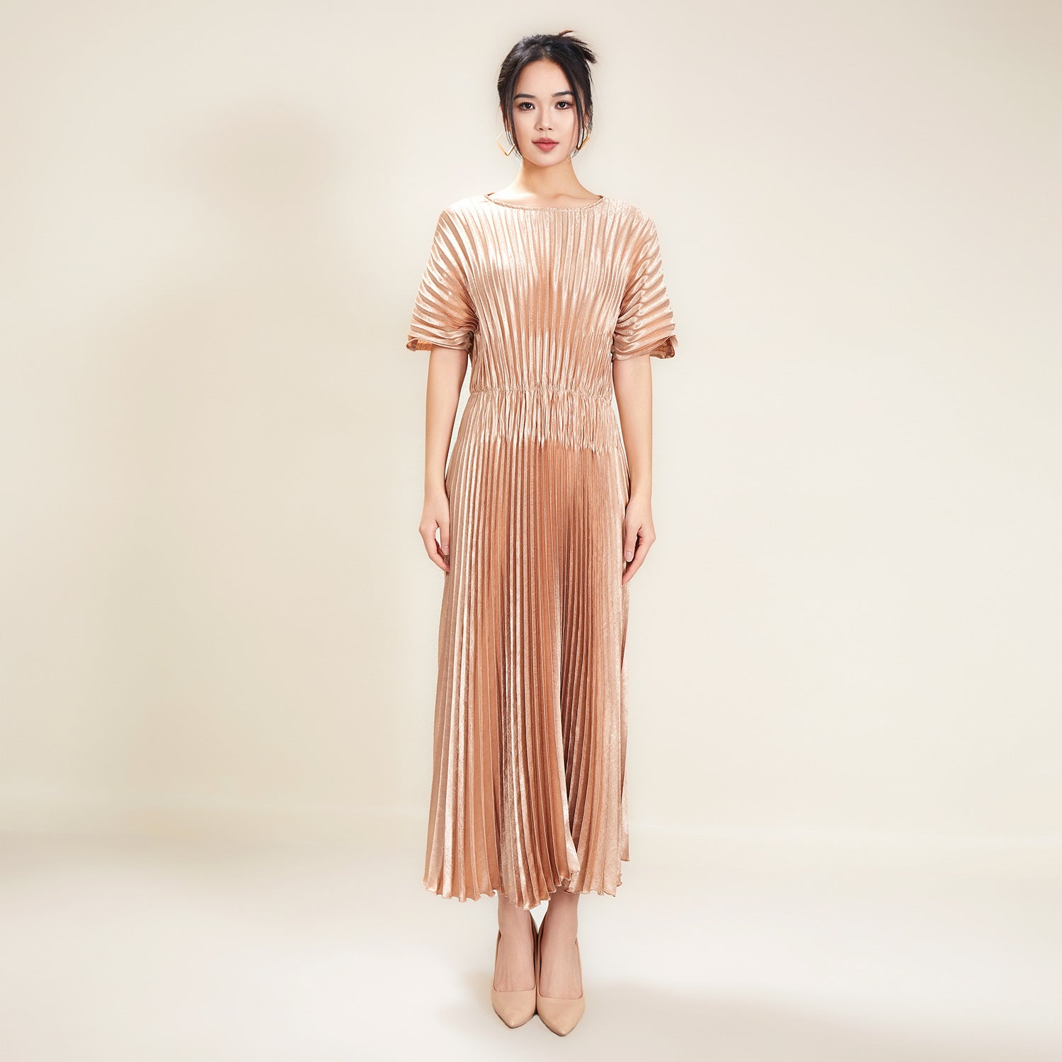 2025 French-Style Gentle and Elegant Pleated Dress for Women, Designed with a Waist-Cinching Effect to Make You Look Slimmer, Short-Sleeve Dress Rumanglobalcraft