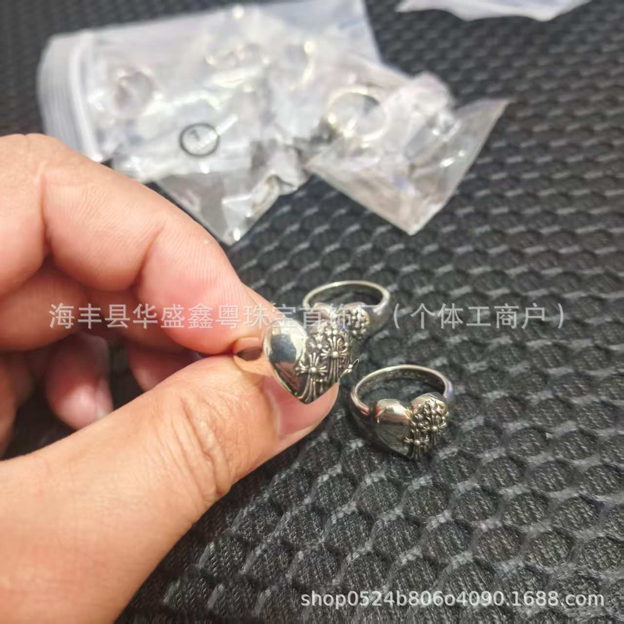 Copper Retro Full Diamond Cross Grave Ring Men And Women Cross Couple Ring Ring Wholesale