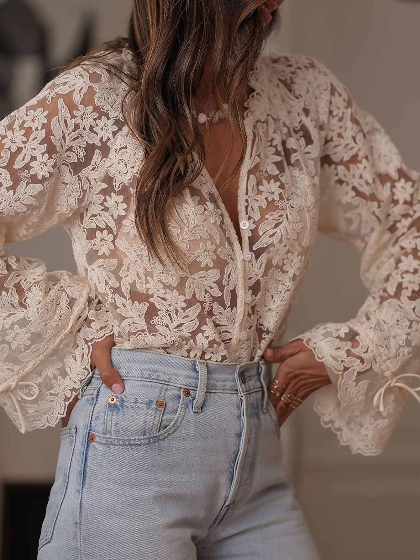 95%polyester 5%Spandext Women's Clothing K-Style New Cut Out Casual Lace Shirt Lace Shirt For Women