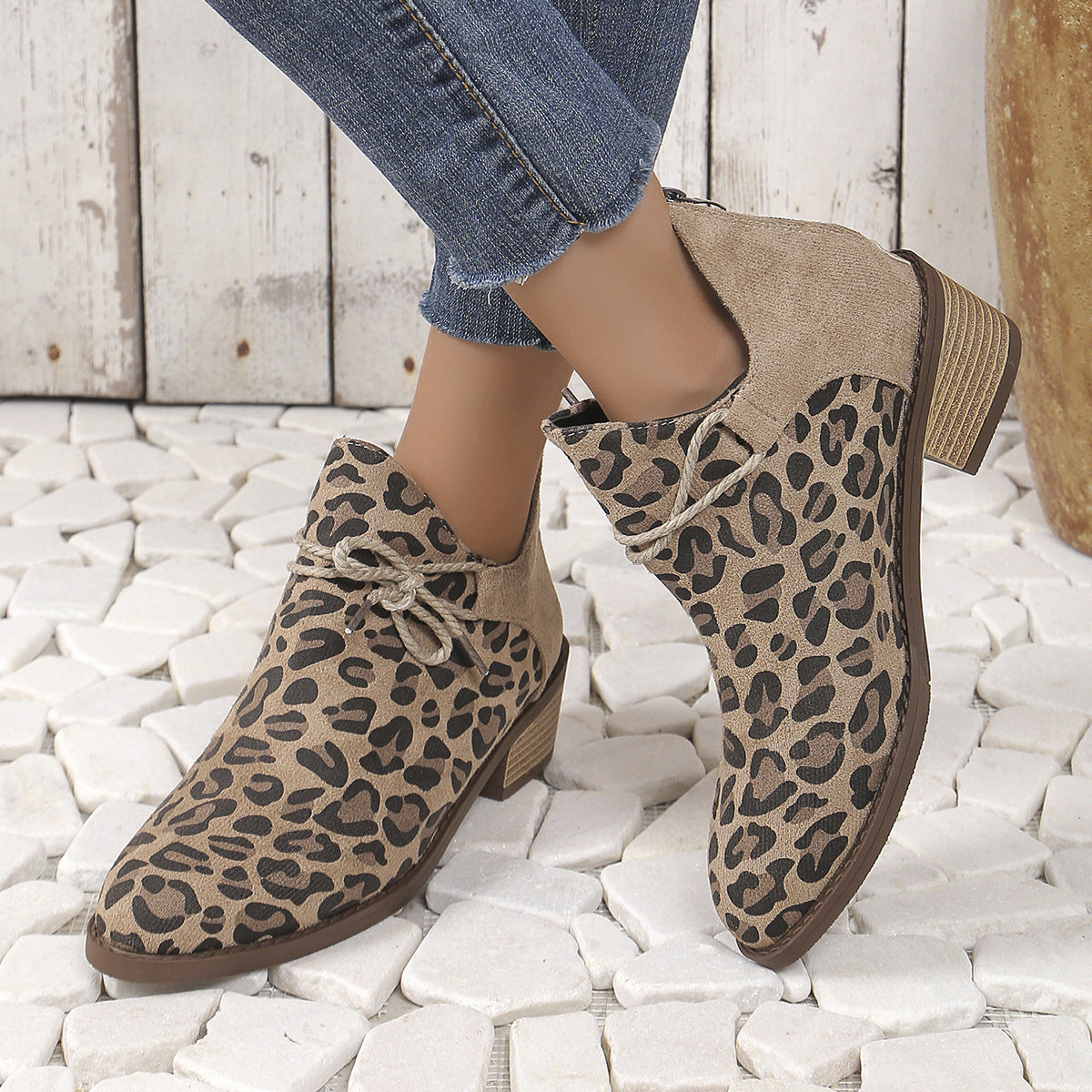 2024 autumn and winter cross-border women's shoes new European and American style pointed square heel leopard print fashion short boots women's foreign trade plus size