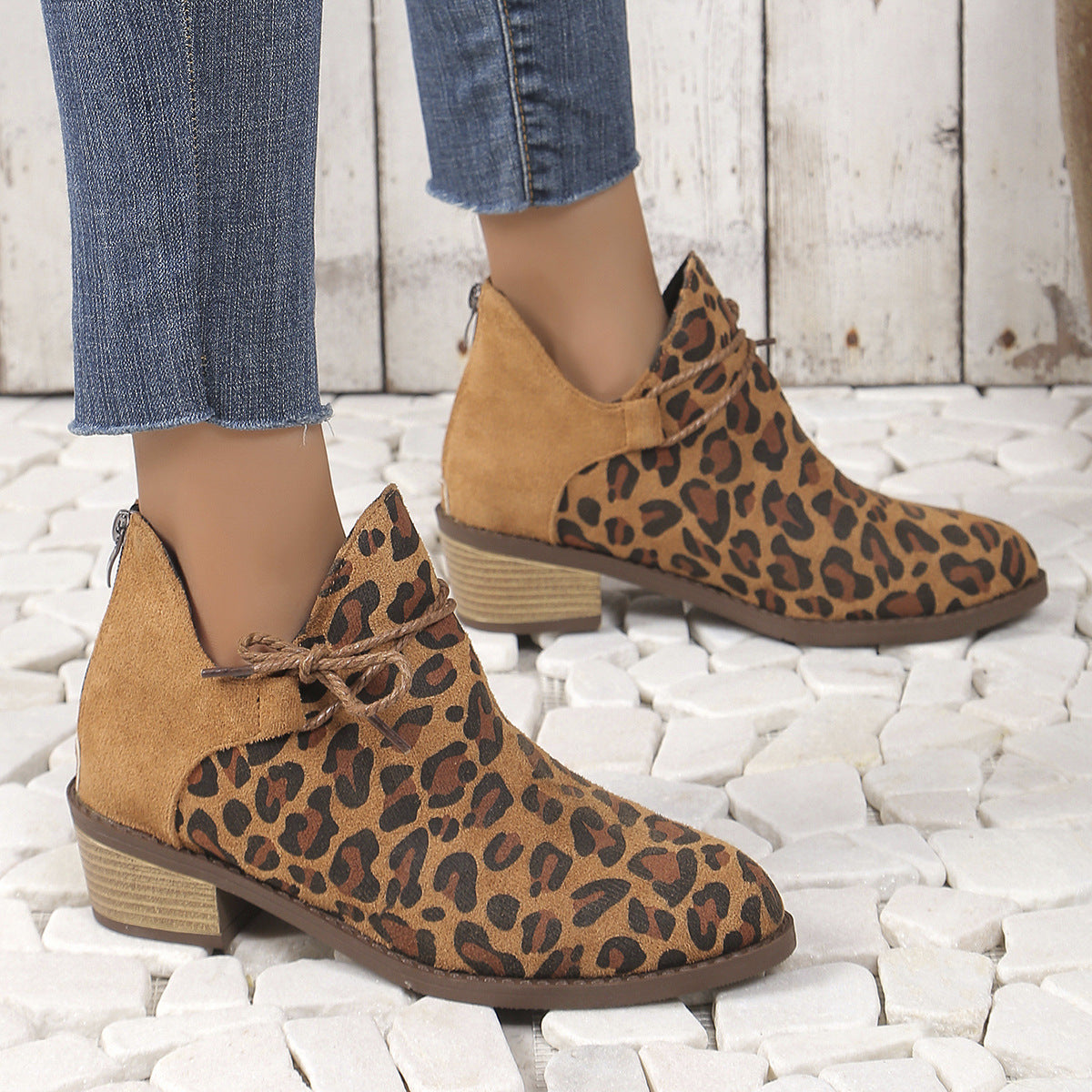2024 autumn and winter cross-border women's shoes new European and American style pointed square heel leopard print fashion short boots women's foreign trade plus size