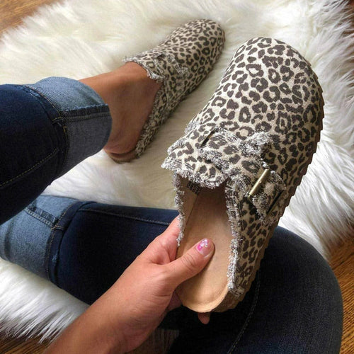 Flat Heel Round Toe Canvas loafers .