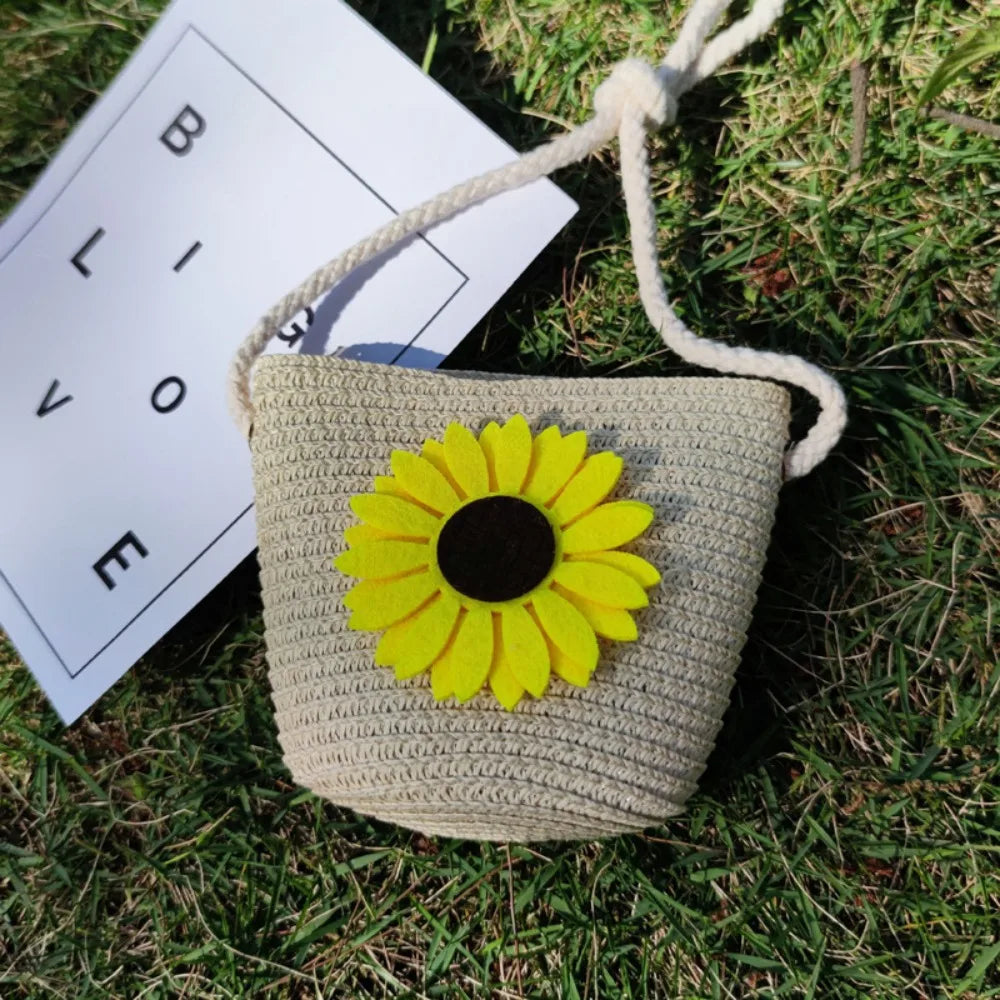 Mini Handmade Straw Crossbody Bags Summer Shoulder Messenger Handbag Baby Lovely Flower Kids Keys Coin Purse Bags for Children